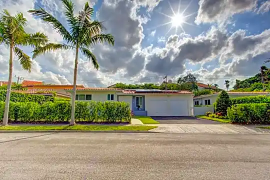 3508 Crystal View Ct Photo 1