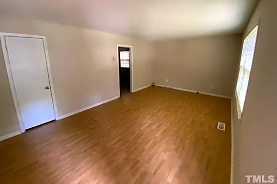 7429 Edenwood Ln Photo 2