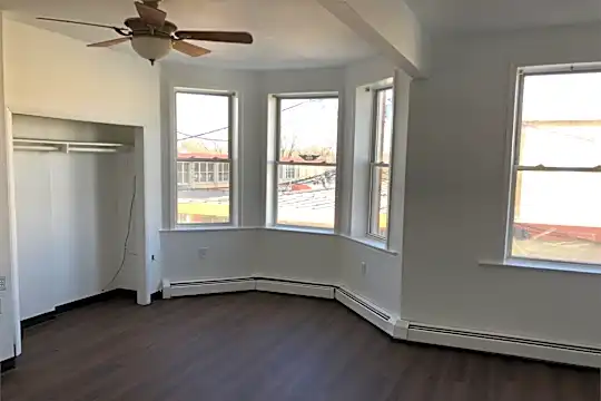 99 Parker St Photo 2
