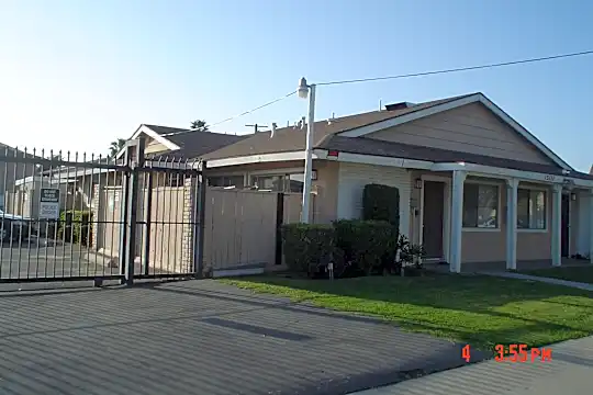 13119 Cypress St Photo 1