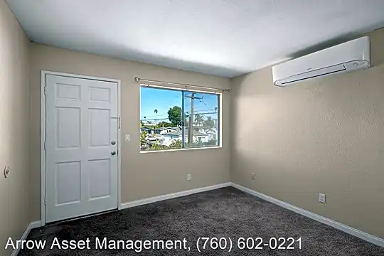 3553 Landis St Photo 2