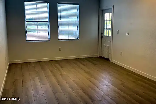 5302 E Van Buren St #3053 Photo 2