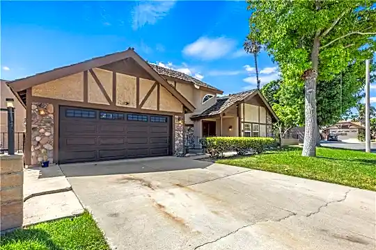 8172 Crown Ct Photo 2