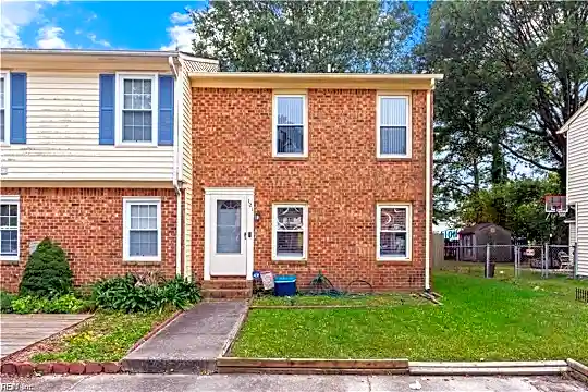 121 Elmhurst Ct Photo 1