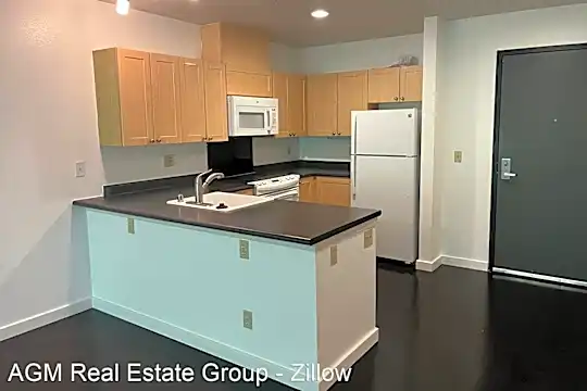 2717 WESTERN AVE #426 Photo 2