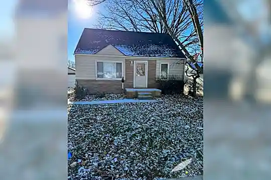 22340 Blackburn St Photo 1