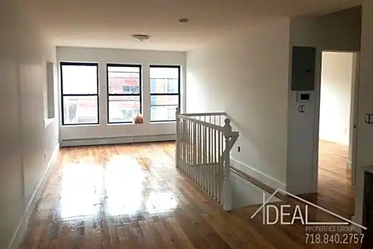 511 Evergreen Ave Photo 2
