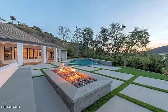 1000 Lakeview Canyon Rd Photo 2