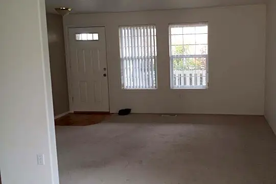 16406 NE 43rd Way Photo 2