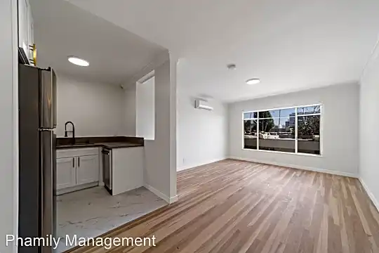 254 S Madison Ave Photo 2