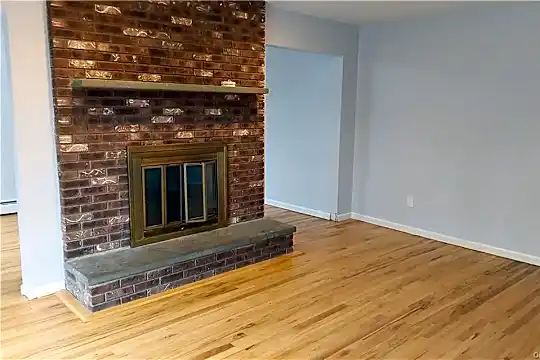 354 Ridge Rd Photo 2