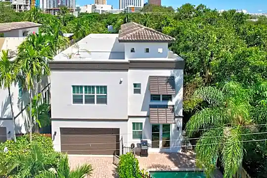 519 SW 5th Ave #B Photo 2