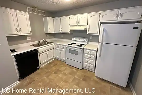 3832 SW Harbor Dr Photo 2