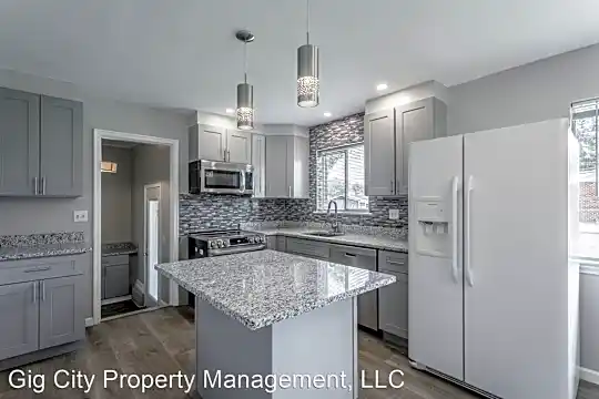 620 Lindsay Ave Photo 2