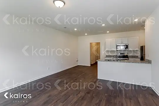 114 Dudley Wy Photo 2