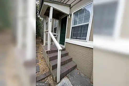 747 Barnett St NE #1 Photo 2