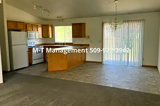 4619 E 14th Ave Photo 2