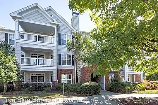 45 Sycamore Ave Photo 1