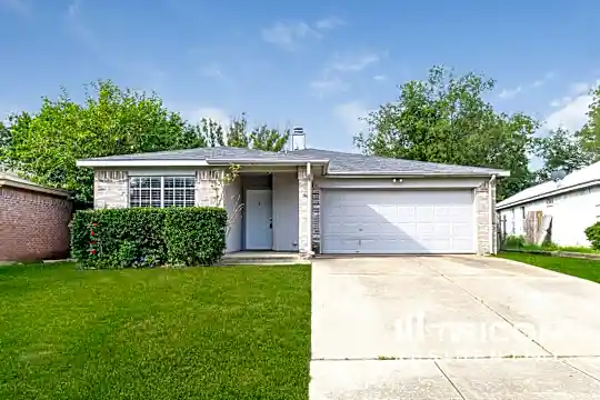 5605 Northfield Drive Photo 1