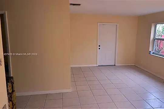 2133 N 19th Ave #2133 Photo 1