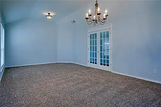 5804 Sugar Maple Dr Photo 2