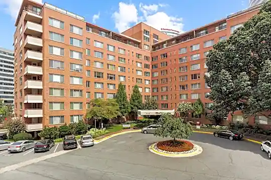 1121 Arlington Blvd #418 Photo 1