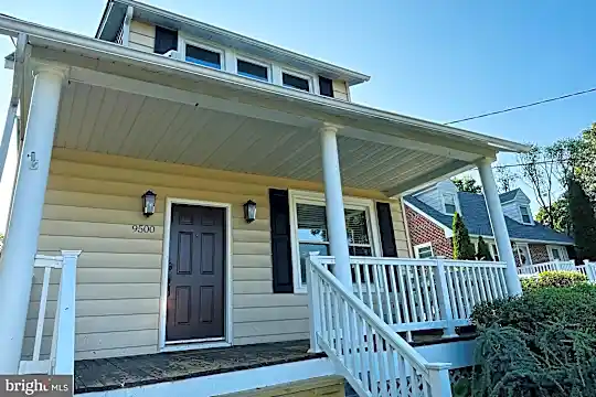 9500 Burton Ave Photo 1