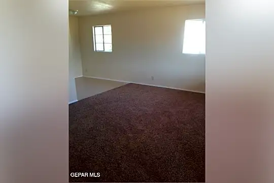 5140 Tropicana Ave Photo 2