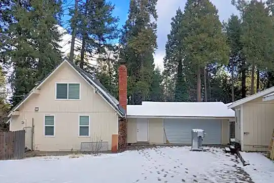6621 Center View Dr Photo 1