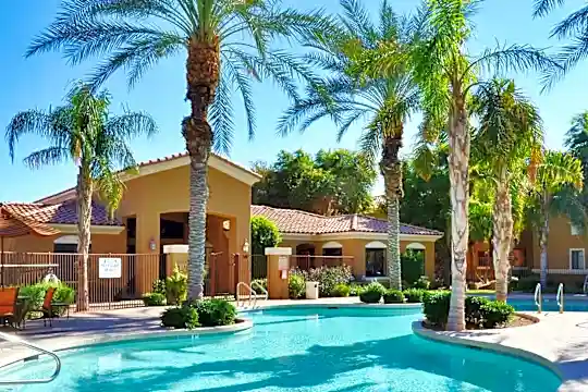 Estrella Gateway Photo 1
