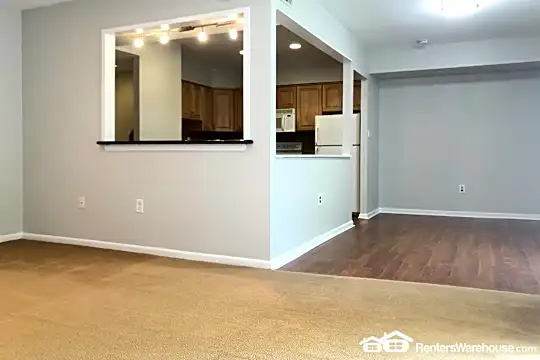 6940 Hanover Pkwy Apt 100 Photo 2