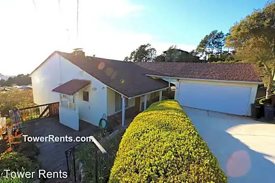 53 Cowper Ave Photo 2