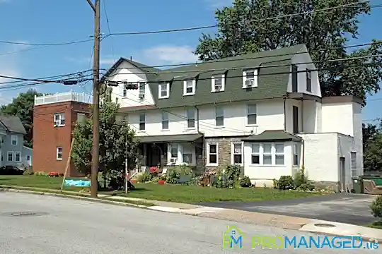 601 Morton Ave Photo 1