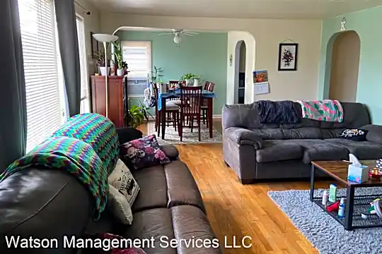1148 18th St Photo 2