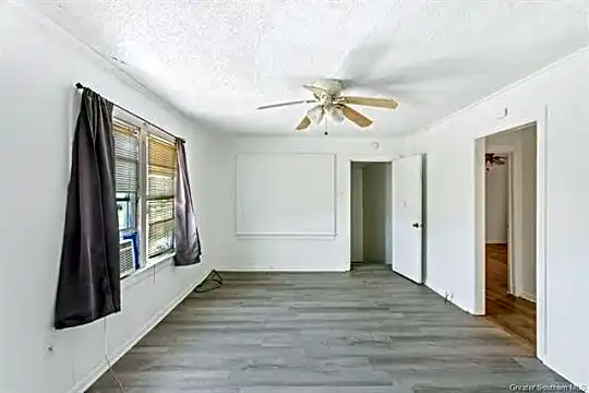 916 Giovanni St Photo 2