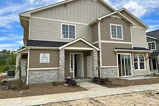 17051 N Hounslow Wy Photo 1