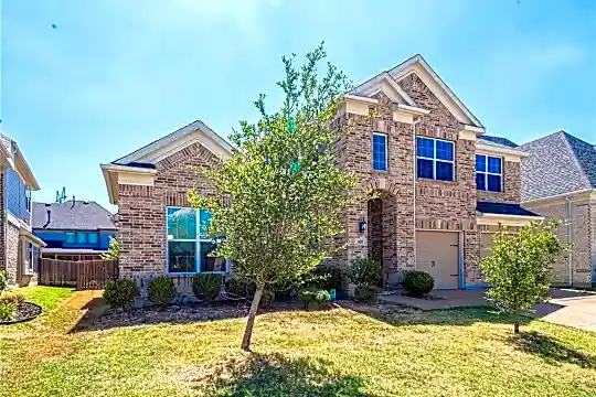 300 Dominion Dr Photo 2