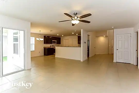 77527 Lumber Creek Boulevard Photo 2