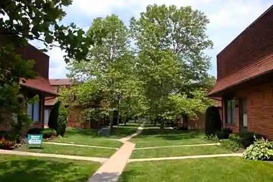 Woodside Place Photo 2