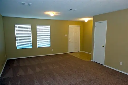 5350 Driftway Drive Photo 2