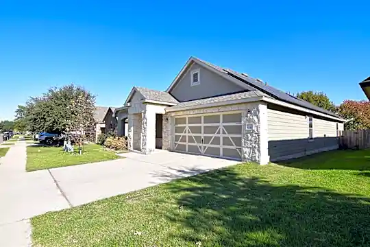 1230 Lonesome Oak Drive Photo 2