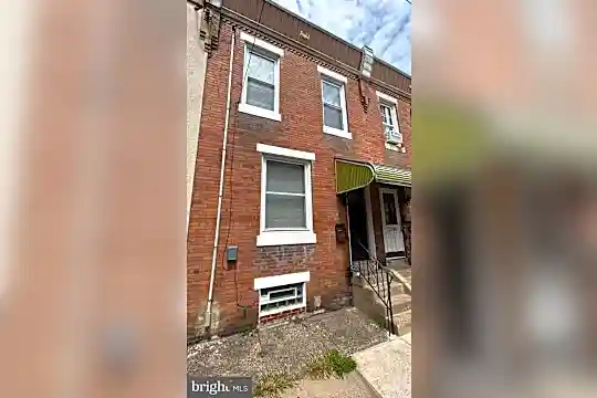3286 Miller St Photo 2