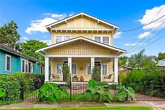 2120 Lowerline St Photo 1