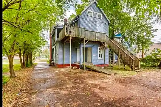 515 Washington Ave Photo 2