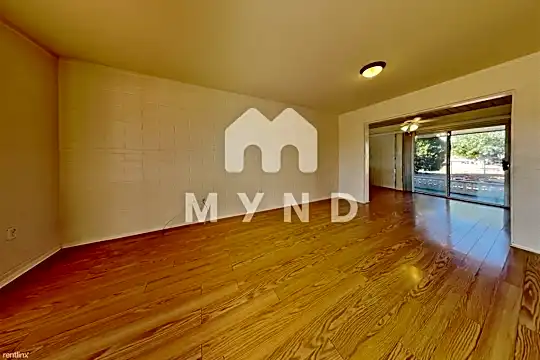 11430 N Capri Dr Photo 2