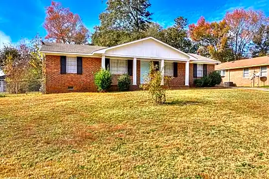 2609 Dublin Dr Photo 2