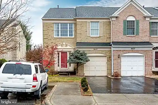 8627 Trail View Dr Photo 2