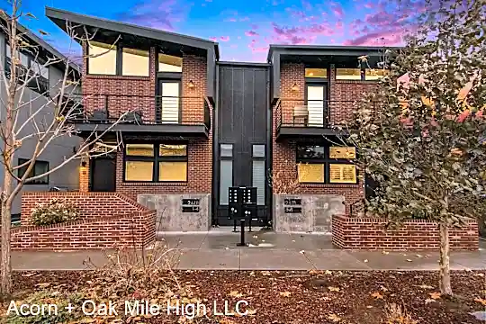 2478 S Delaware St Photo 2