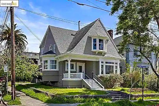 1729 Milvia St Photo 1