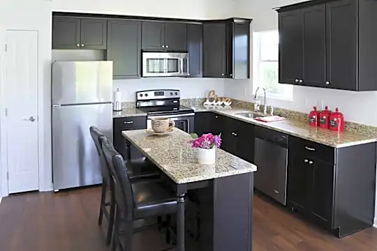 Highland Village Photo 2